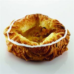 Large Vanilla Crown with Hazelnuts Danish - 3.2 oz