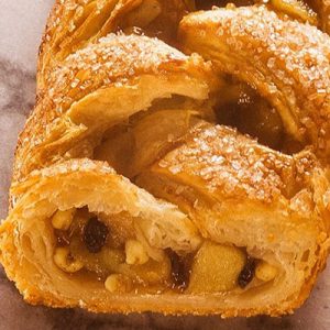 Apple Raisin Walnut Braided Strudels - 24oz - 16pc